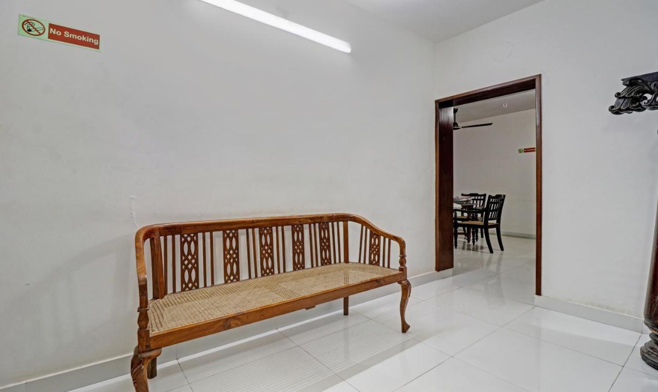 Treebo Backpackers Inn Kochi Bagian luar foto