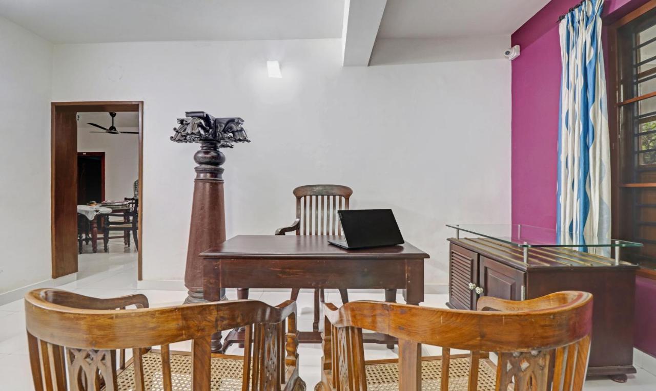 Treebo Backpackers Inn Kochi Bagian luar foto