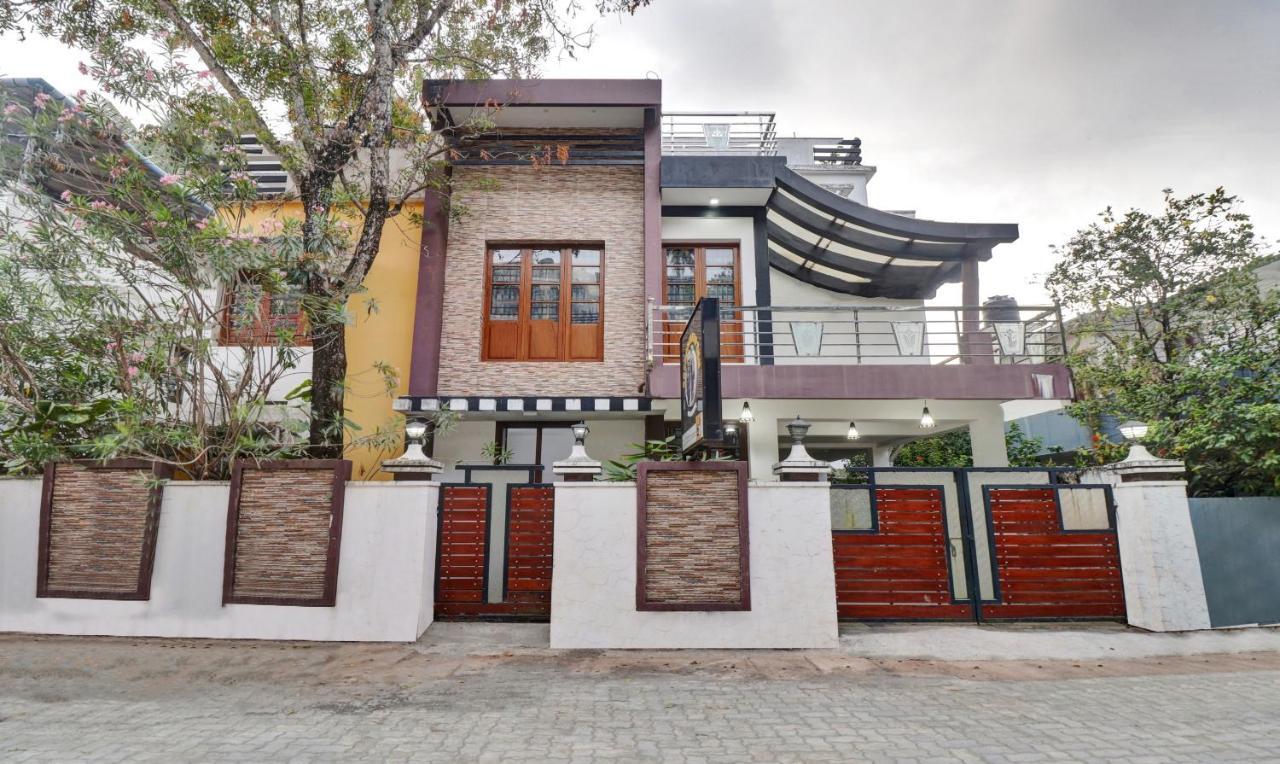 Treebo Backpackers Inn Kochi Bagian luar foto