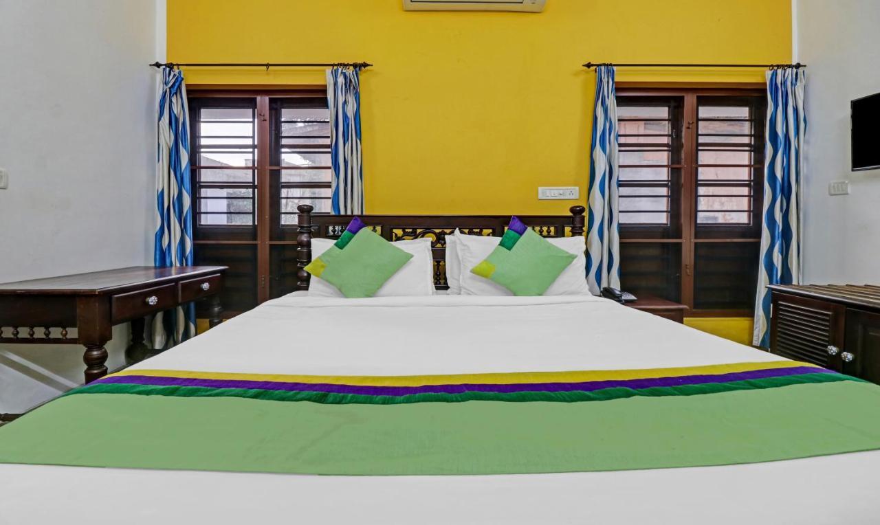 Treebo Backpackers Inn Kochi Bagian luar foto