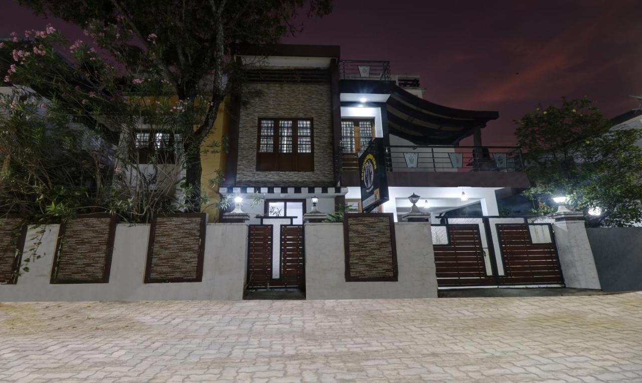 Treebo Backpackers Inn Kochi Bagian luar foto