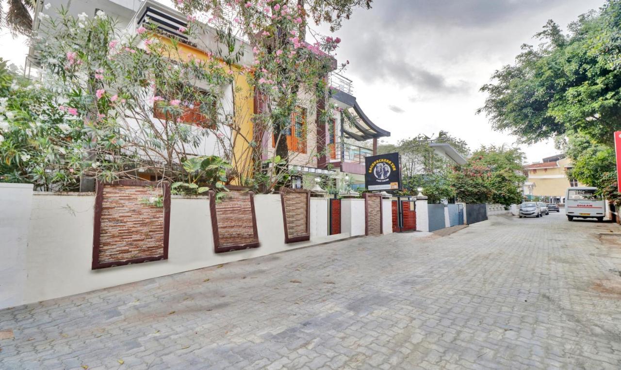Treebo Backpackers Inn Kochi Bagian luar foto