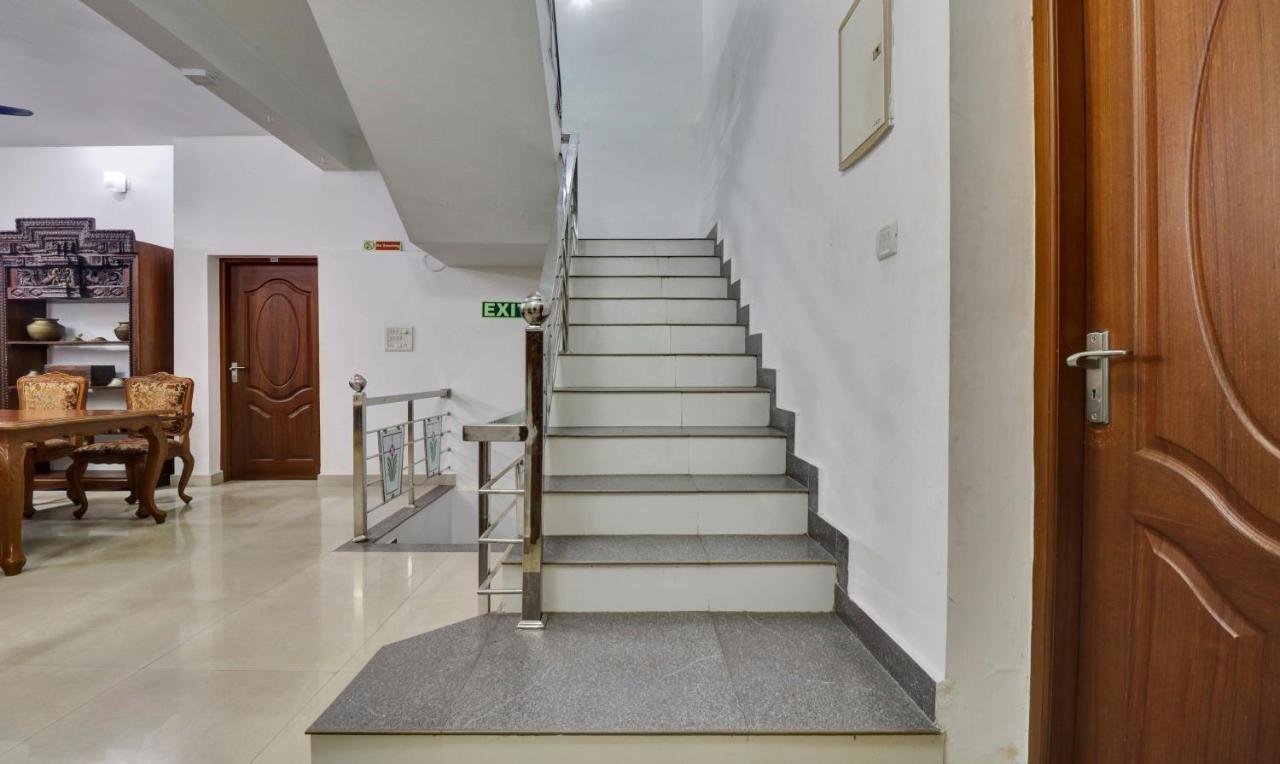 Treebo Backpackers Inn Kochi Bagian luar foto