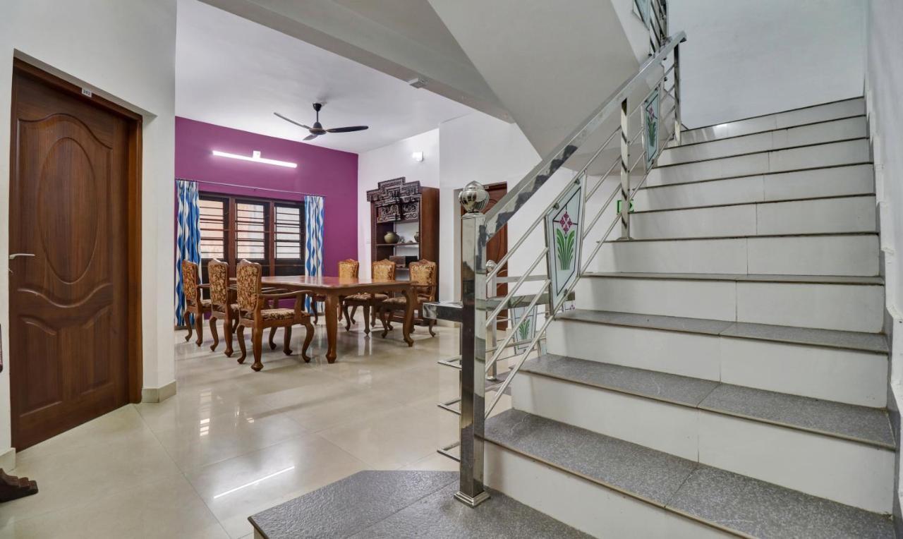 Treebo Backpackers Inn Kochi Bagian luar foto